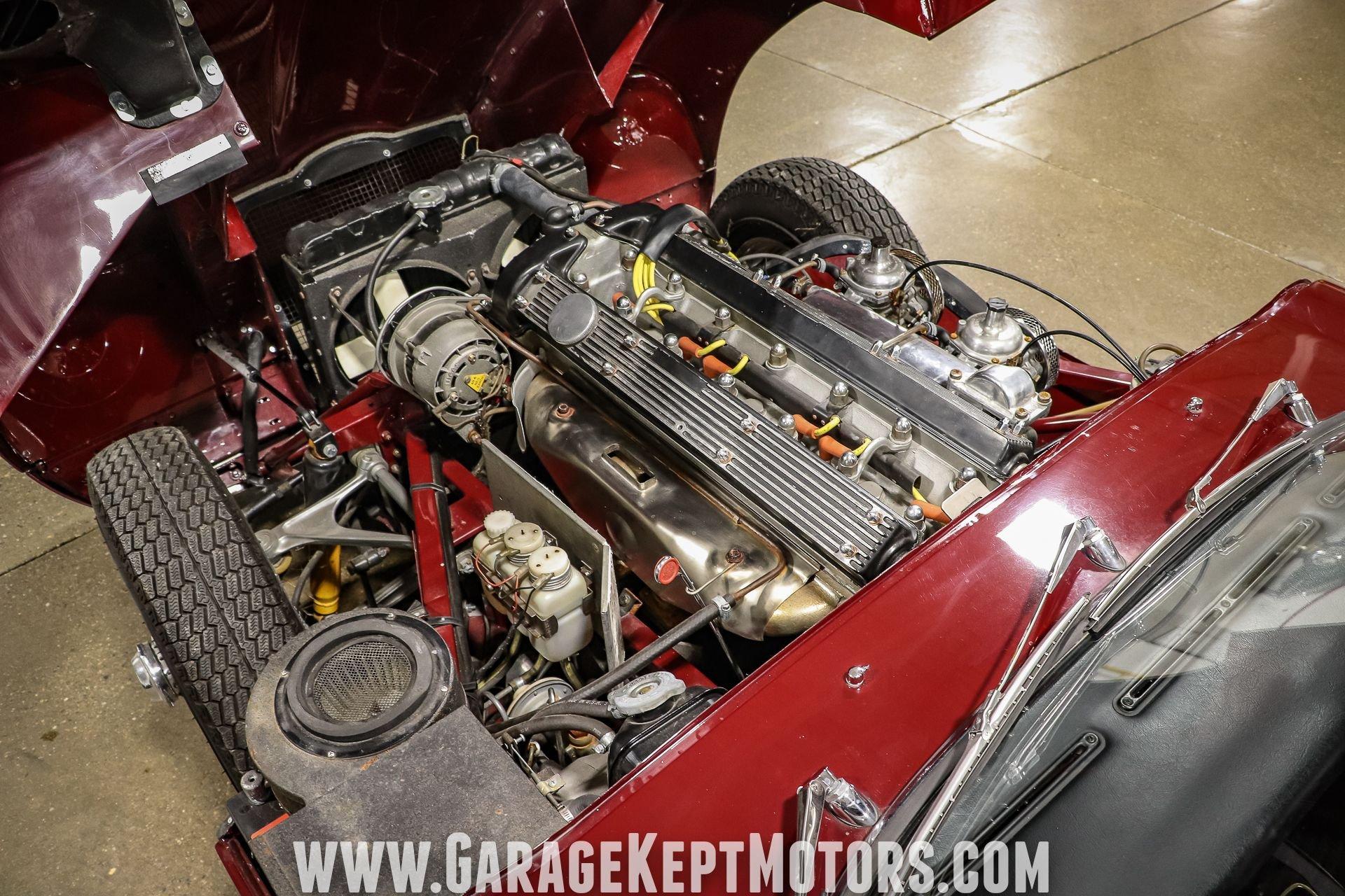 1971 Jaguar E-Type SII Coupe 113