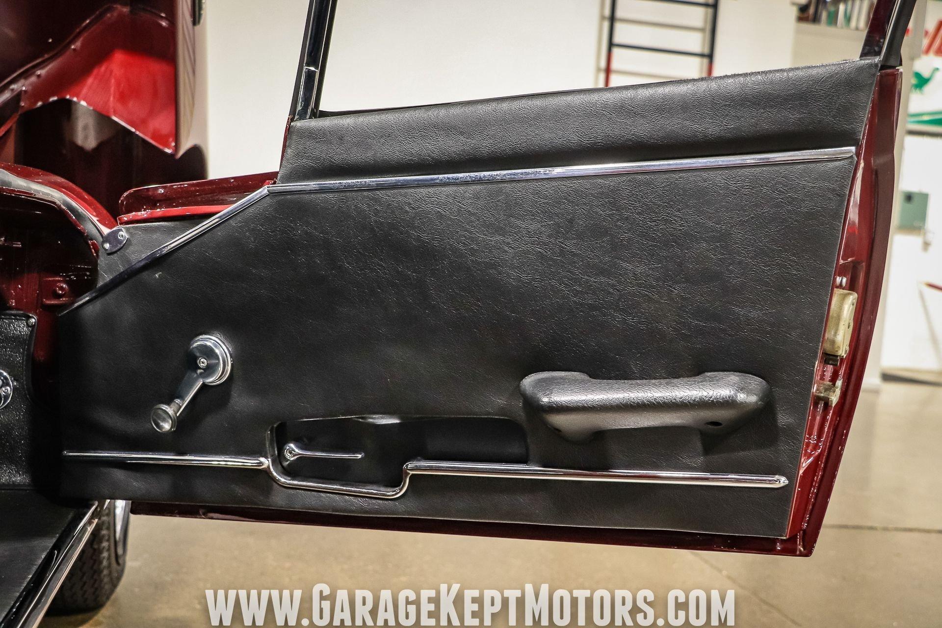 1971 Jaguar E-Type SII Coupe 64