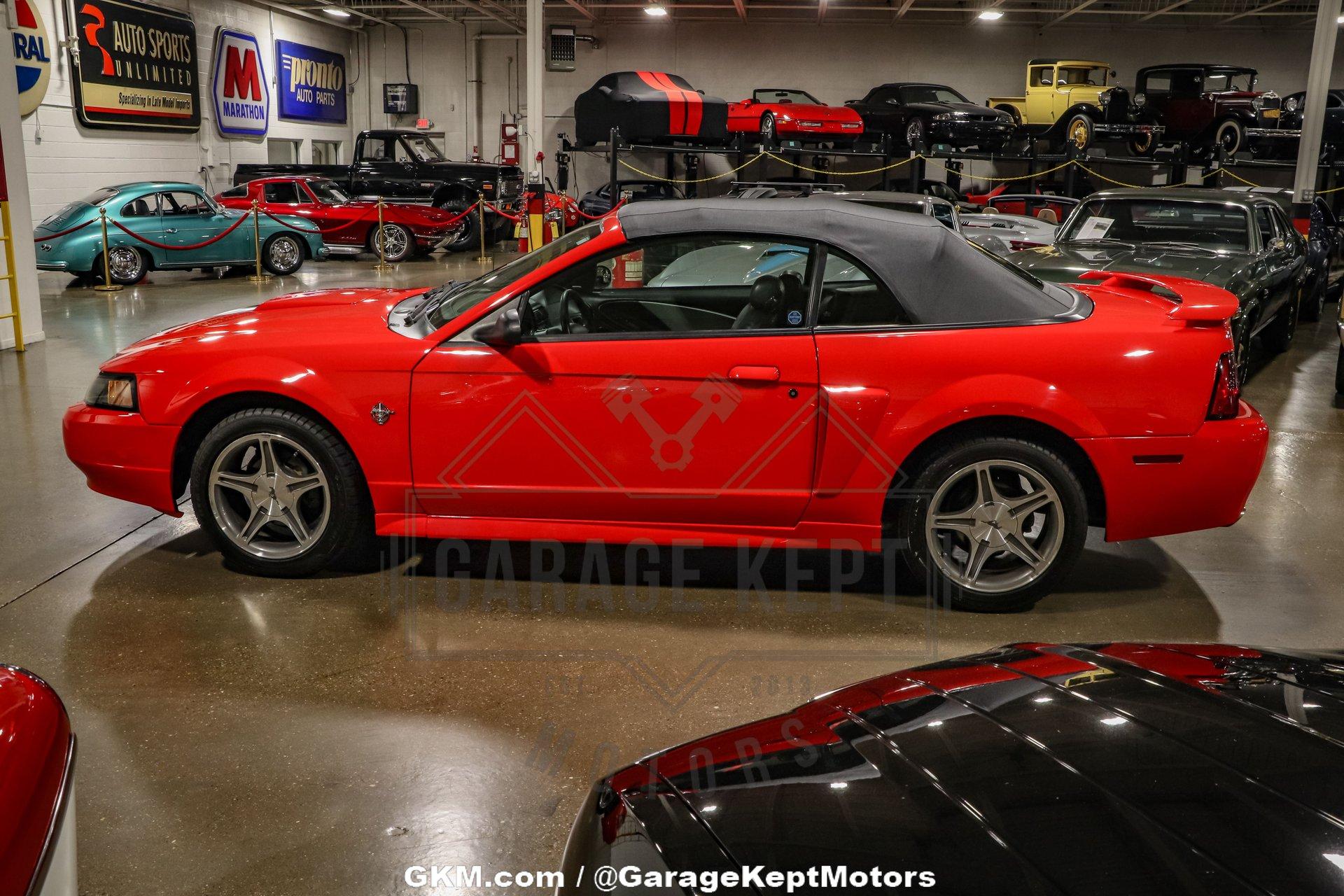 1999 Ford Mustang 10