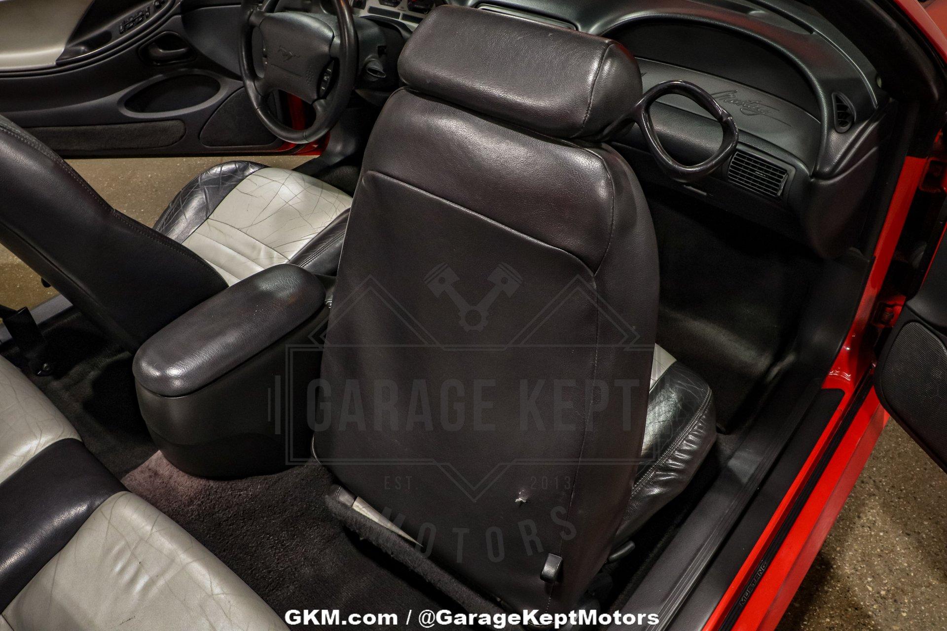 1999 Ford Mustang 82
