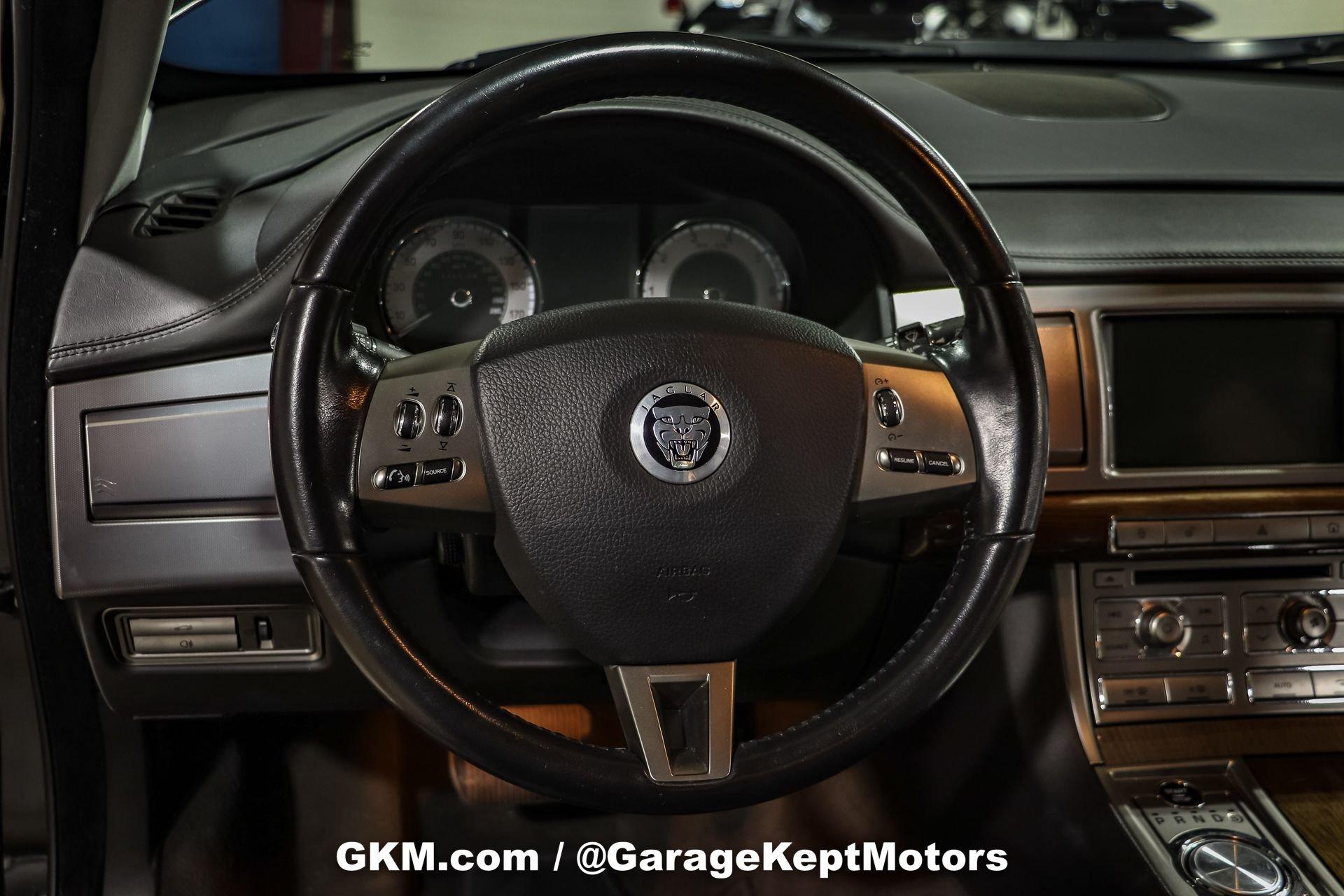 2009 Jaguar XF Supercharged 97