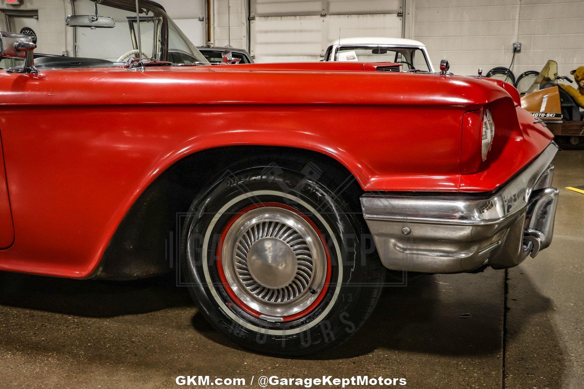 1960 Ford Thunderbird 71