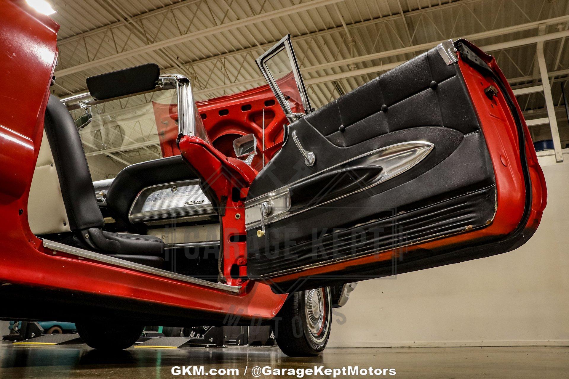 1960 Ford Thunderbird 79