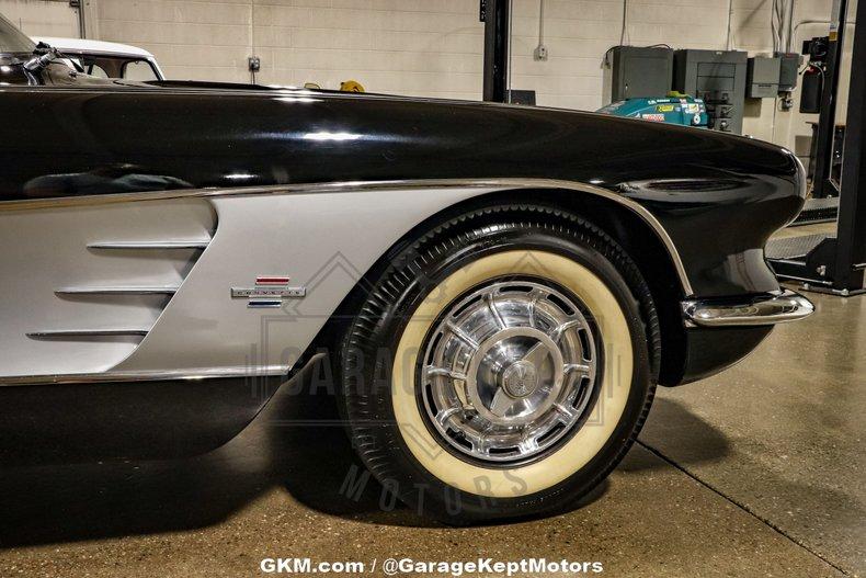 1961 Chevrolet Corvette 102