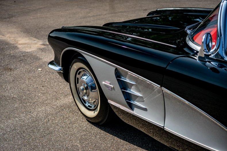 1961 Chevrolet Corvette 10