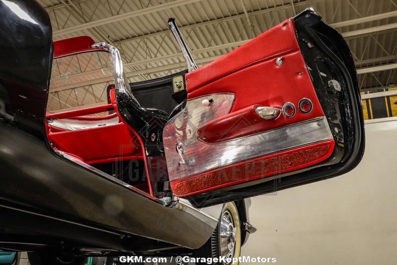 1961 Chevrolet Corvette 110
