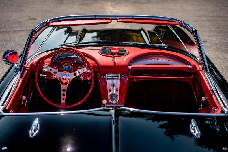 1961 Chevrolet Corvette 11