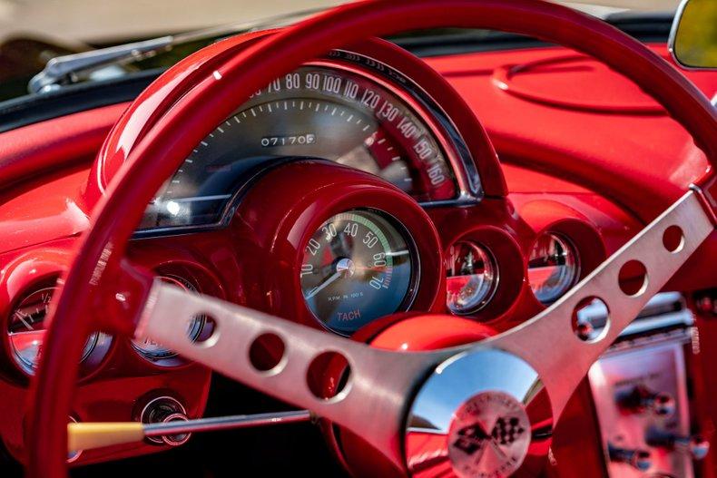 1961 Chevrolet Corvette 13