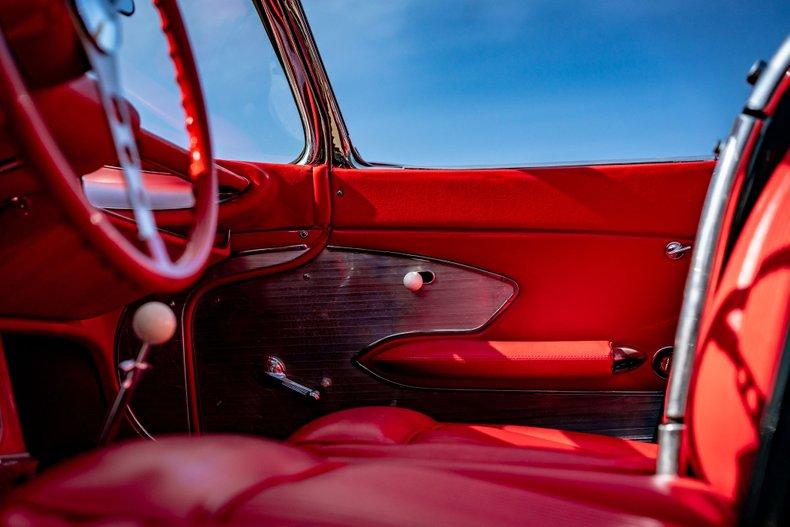 1961 Chevrolet Corvette 15