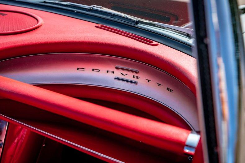 1961 Chevrolet Corvette 17