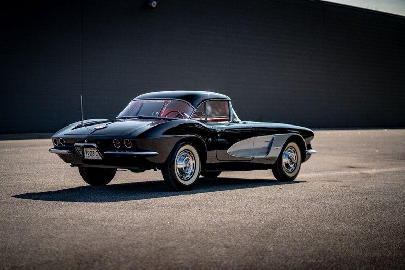 1961 Chevrolet Corvette 19