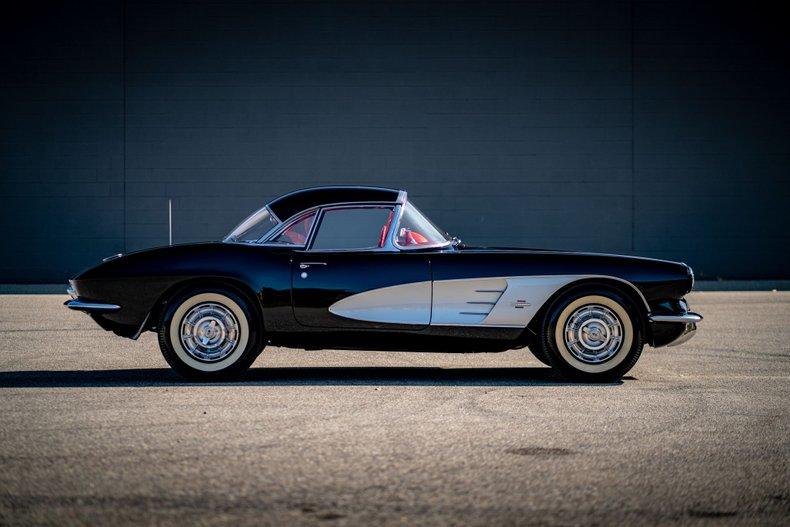 1961 Chevrolet Corvette 20