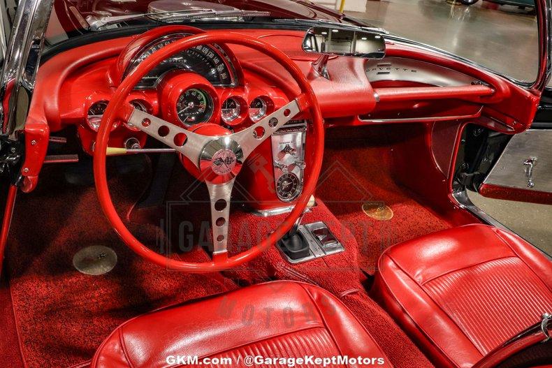1961 Chevrolet Corvette 25