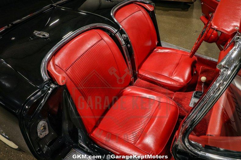 1961 Chevrolet Corvette 26