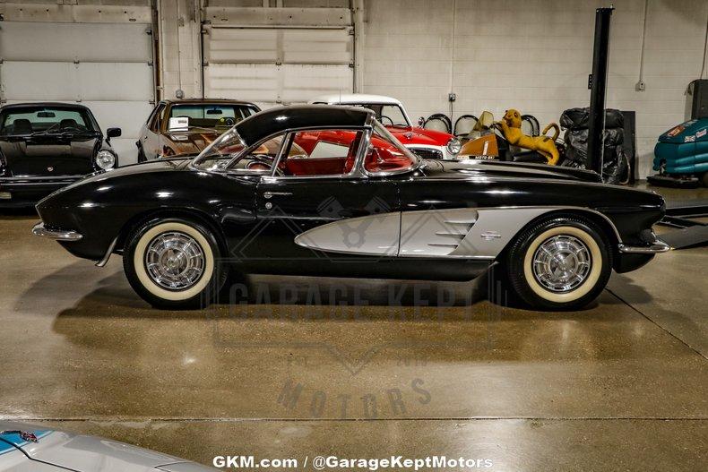 1961 Chevrolet Corvette 33