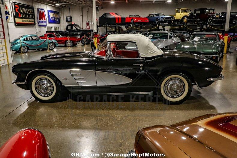 1961 Chevrolet Corvette 46