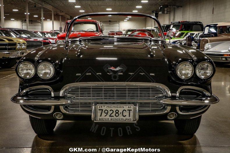 1961 Chevrolet Corvette 73