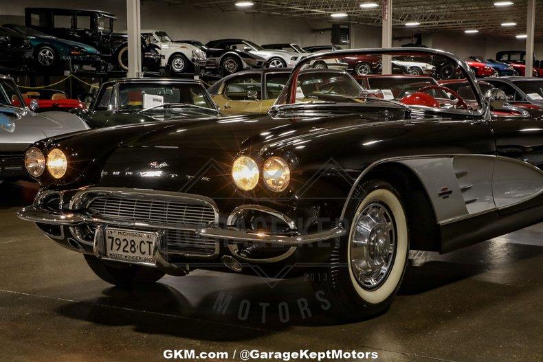 1961 Chevrolet Corvette 75