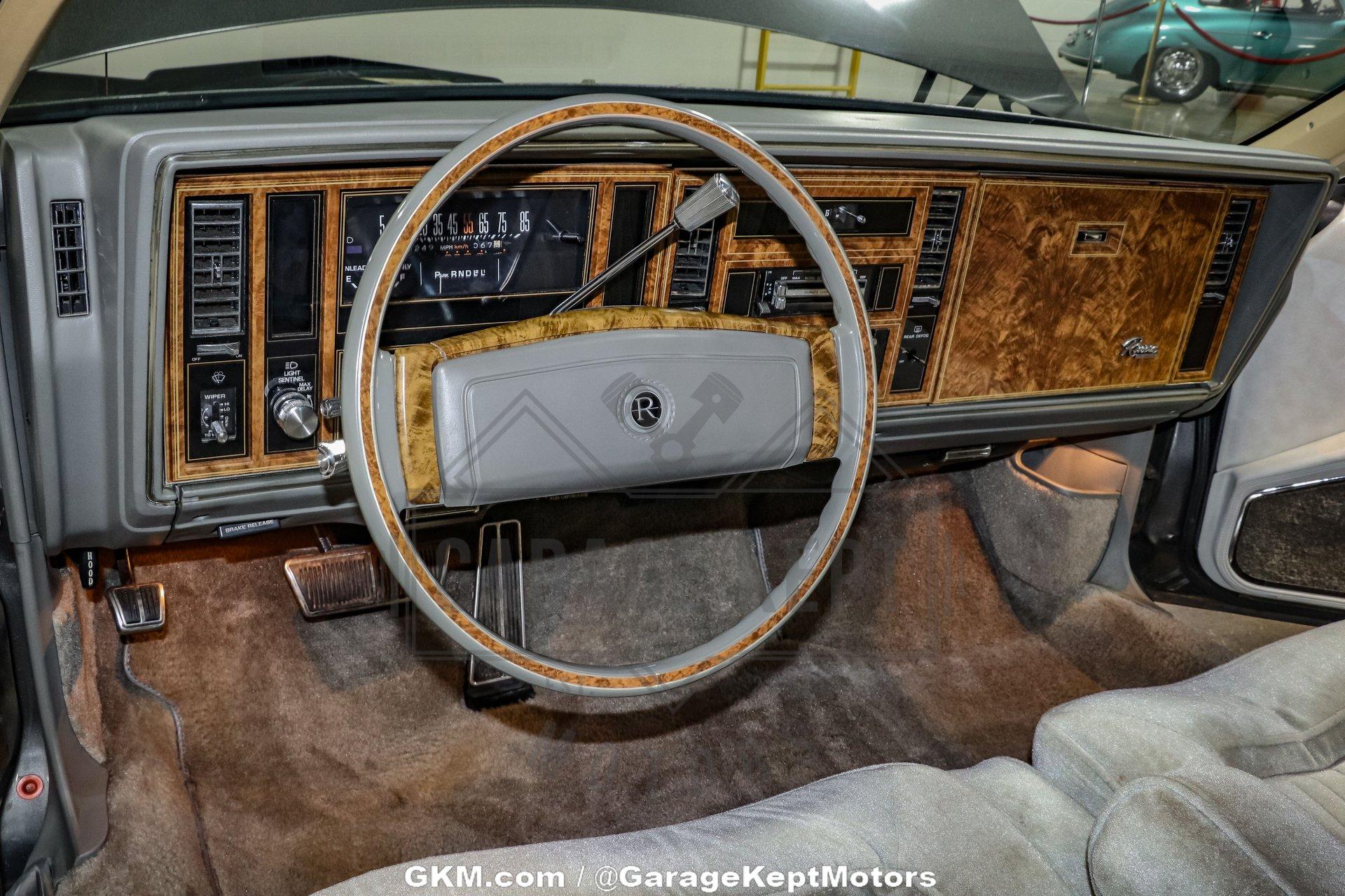 1980 Buick Riviera 4