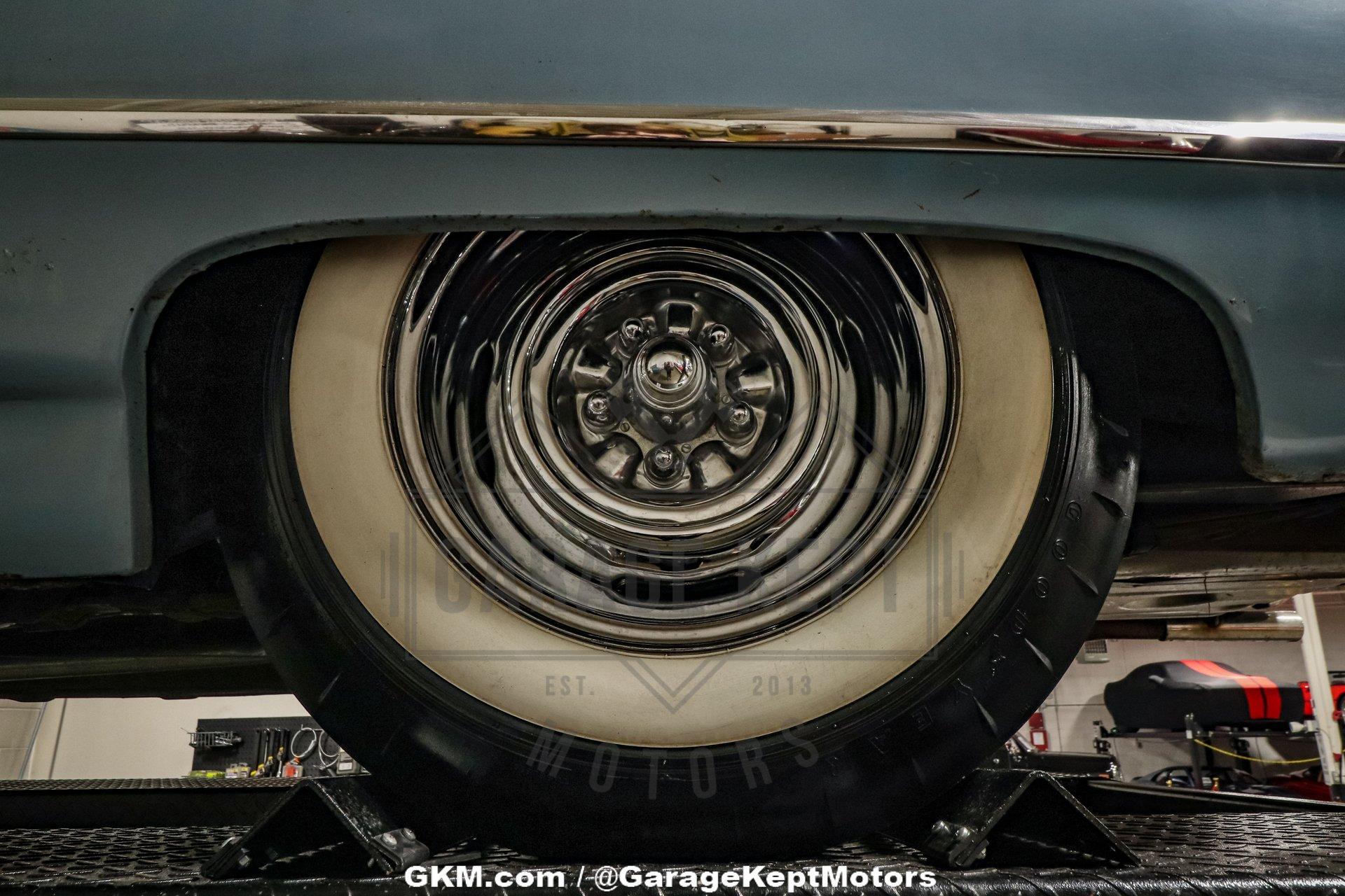 1953 Ford Crestline Victoria 136