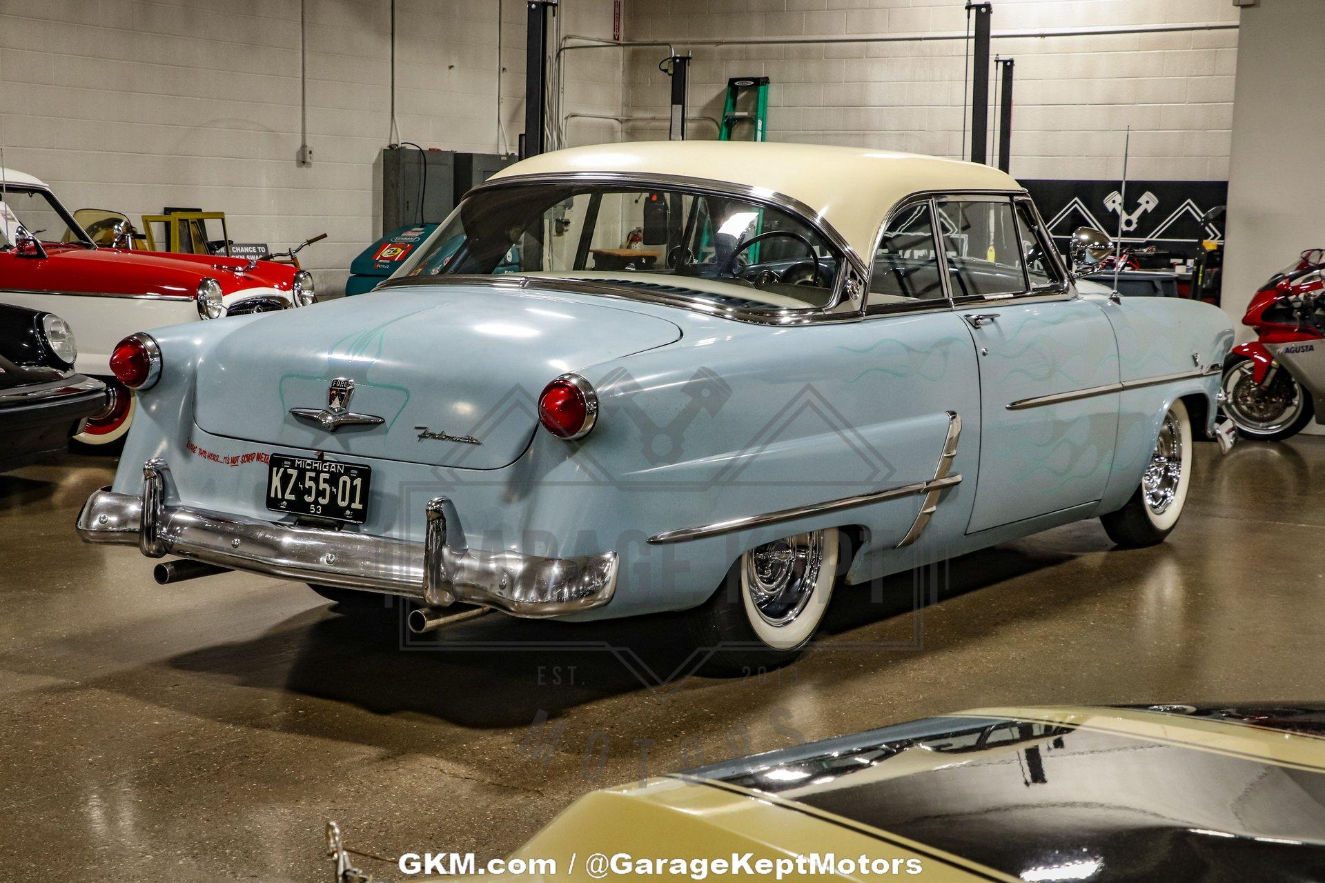 1953 Ford Crestline Victoria 13