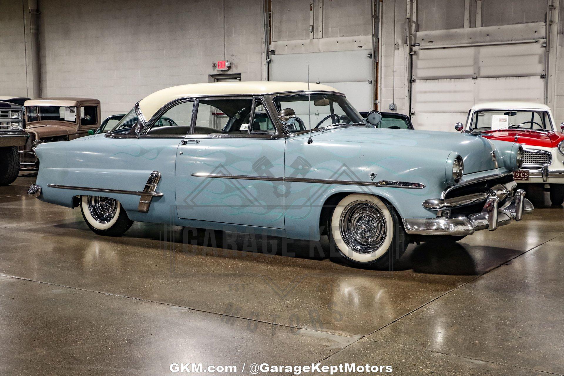 1953 Ford Crestline Victoria 16