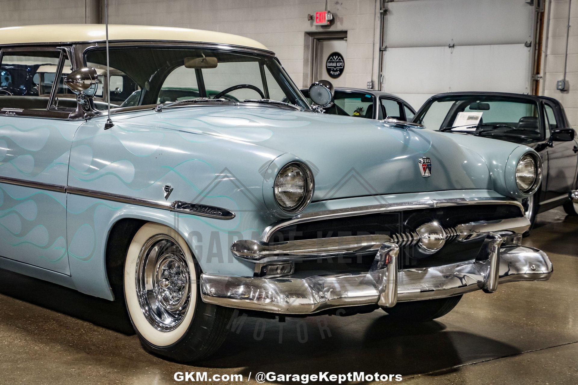 1953 Ford Crestline Victoria 18