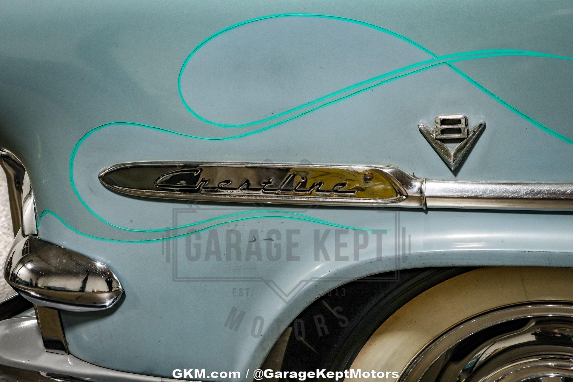 1953 Ford Crestline Victoria 33