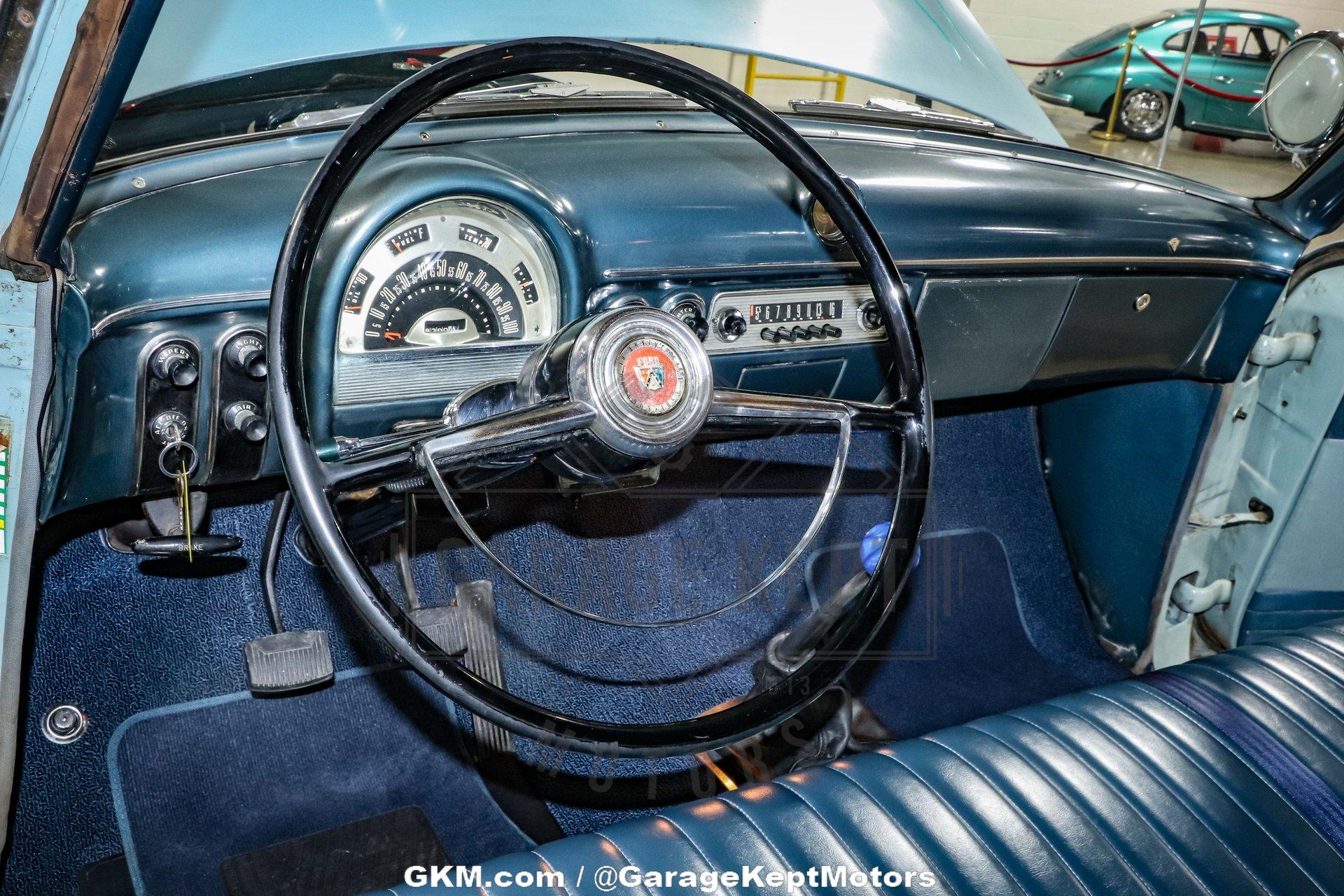 1953 Ford Crestline Victoria 4