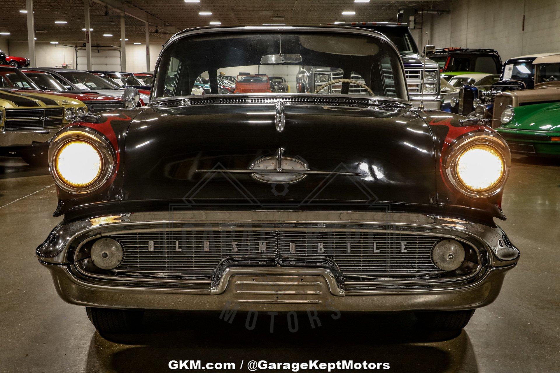 1957 Oldsmobile Golden Rocket 88 25