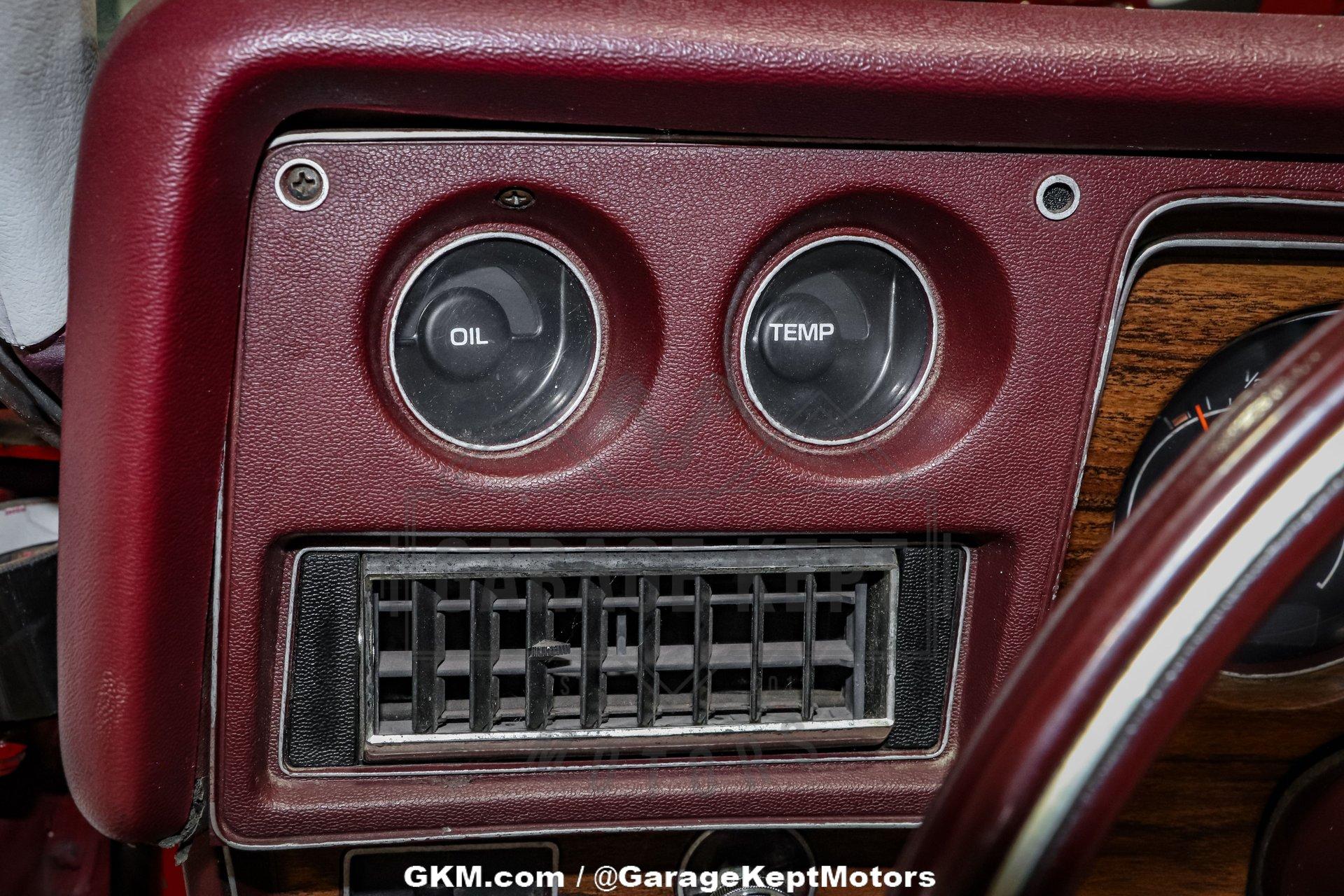 1976 Chevrolet Monte Carlo Landau 104