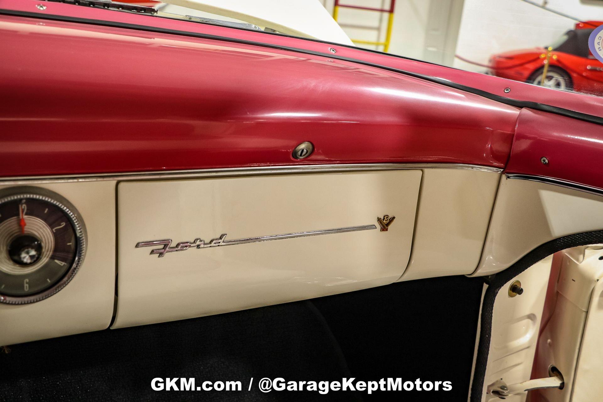1955 Ford Fairlane Crown Victoria 110