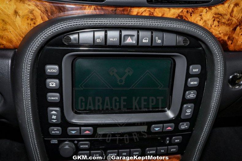 2004 Jaguar XJR 118