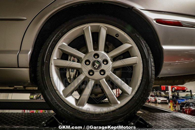 2004 Jaguar XJR 142