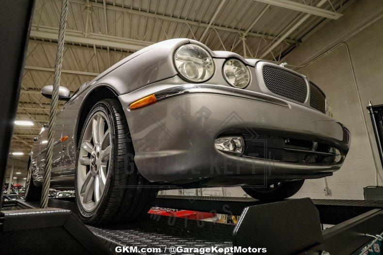 2004 Jaguar XJR 150
