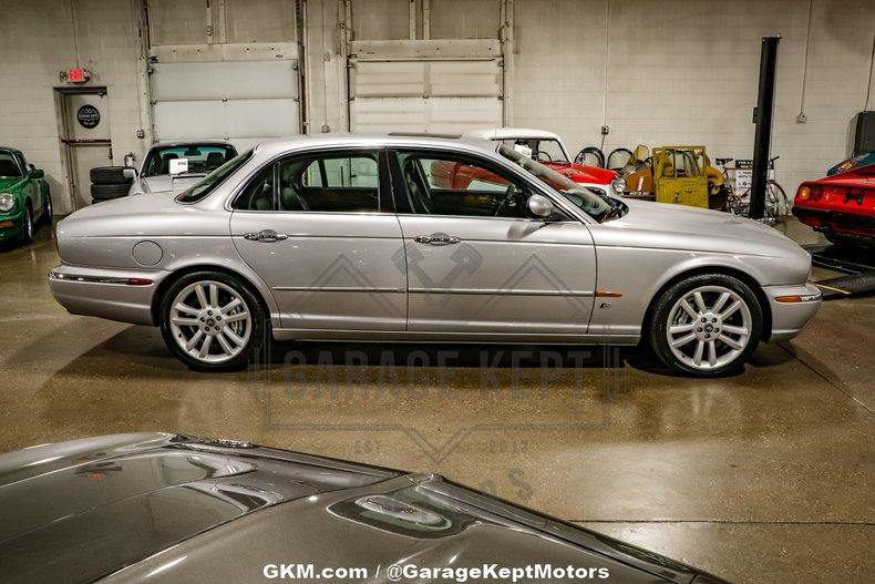 2004 Jaguar XJR 15