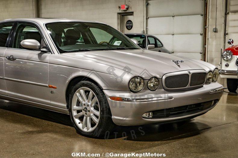 2004 Jaguar XJR 18