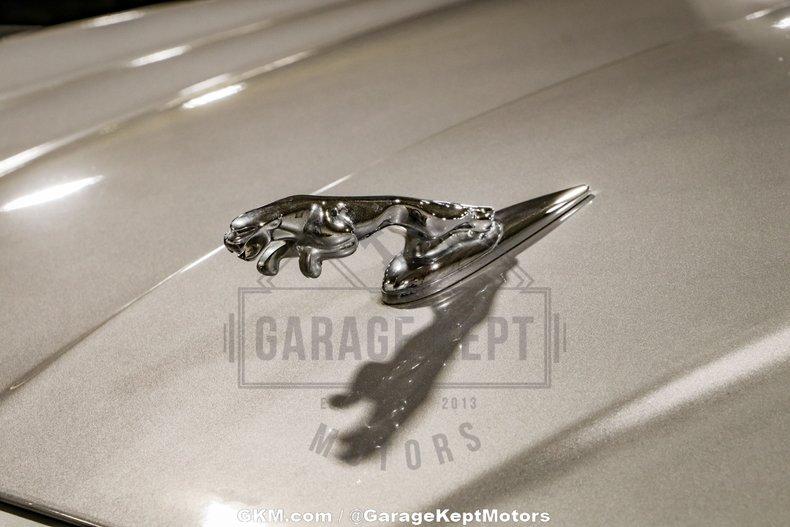 2004 Jaguar XJR 31