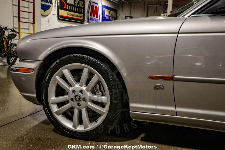 2004 Jaguar XJR 37