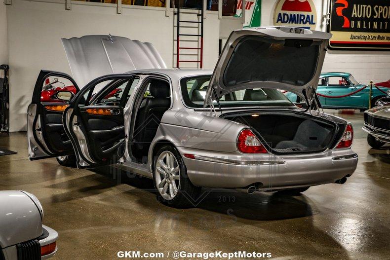 2004 Jaguar XJR 3