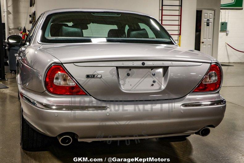 2004 Jaguar XJR 46