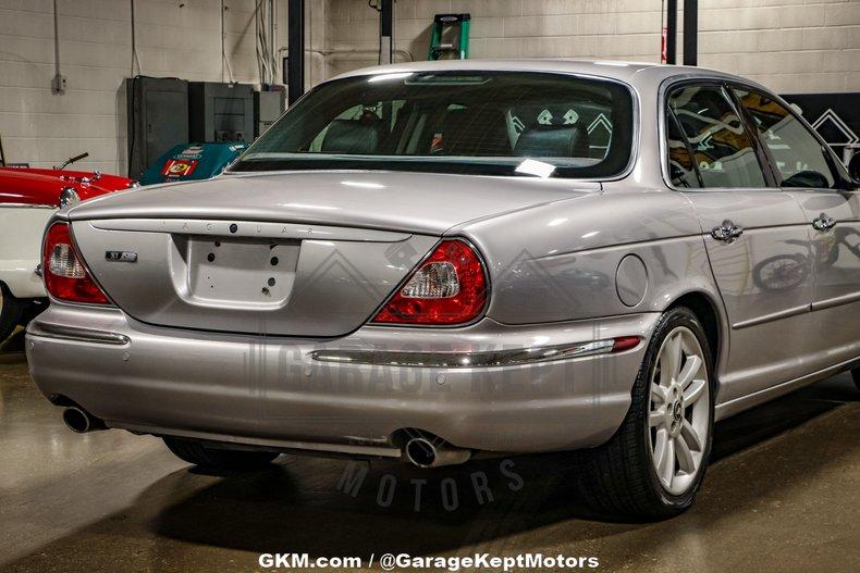 2004 Jaguar XJR 51