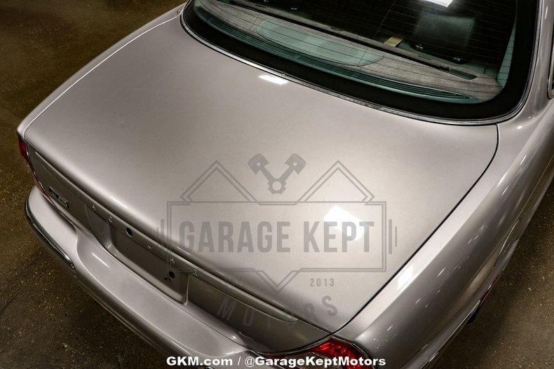 2004 Jaguar XJR 52
