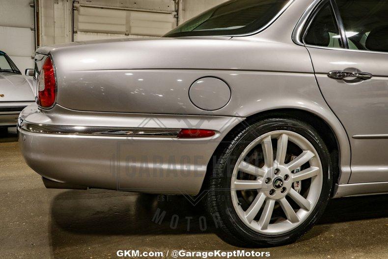 2004 Jaguar XJR 55