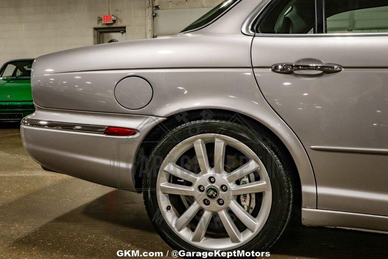 2004 Jaguar XJR 56