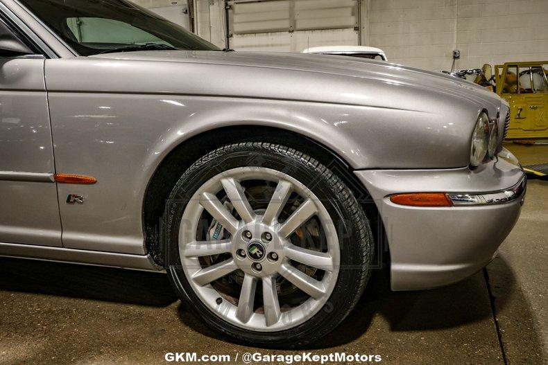 2004 Jaguar XJR 60