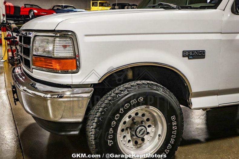 1994 Ford Bronco 32
