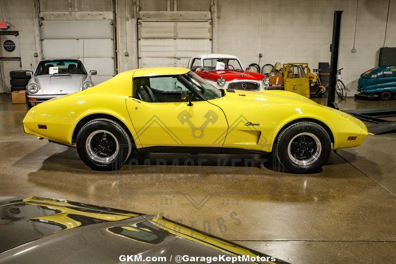1976 Chevrolet Corvette 15