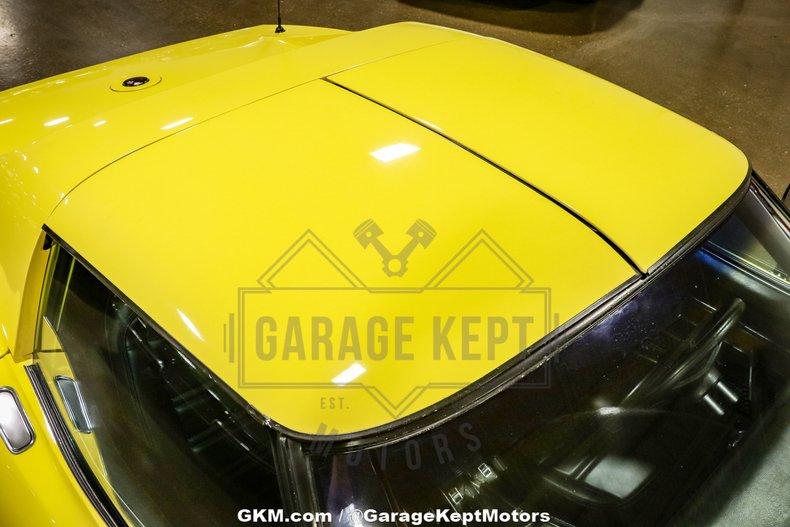1976 Chevrolet Corvette 21