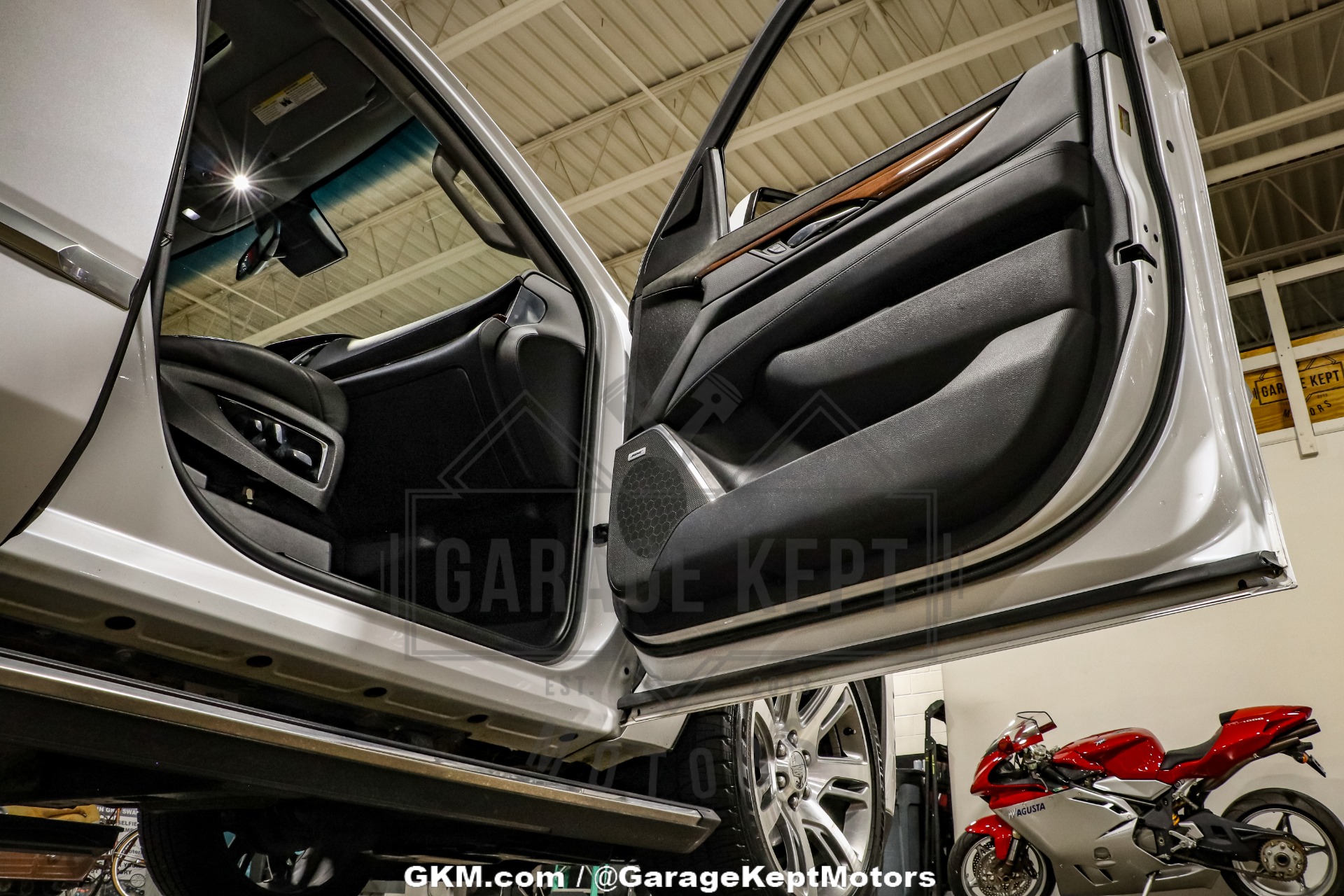 2016 Cadillac Escalade 64